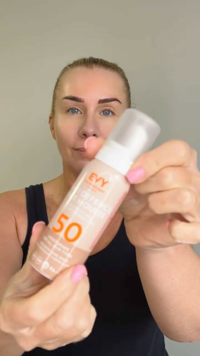 May is Skin Cancer Awareness month and daily protection gets no better for me than EVY Technology’s SPF 50.The active ingredients, gives the skin long-lasting and effective protection against UV light and free radical damage that may be formed by the sun and pollution. EVY is lightweight and doesn’t leave a white film or clog pores. It is ideal to use as a primer under make-up, water resistant, absorbs quickly and easily applied.Remember to reapply every 2/3 hours for maximum protection!#skincaretips #skinbarrier #sunscreen #skincancerawareness#
